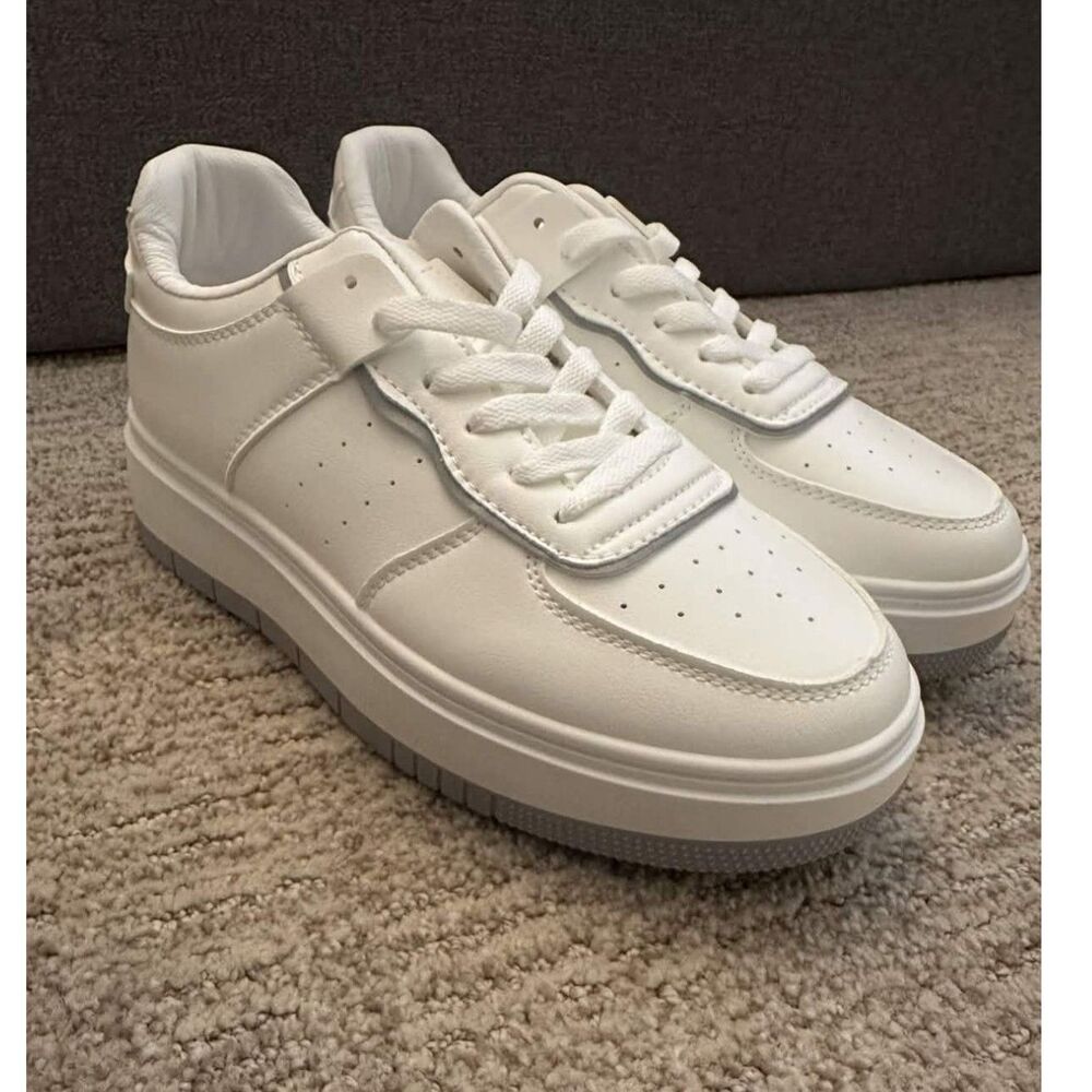 PrettyLittleThing White Contrast Sole Chunky Platform Trainers US Size 8 NWT - Picture 5 of 7